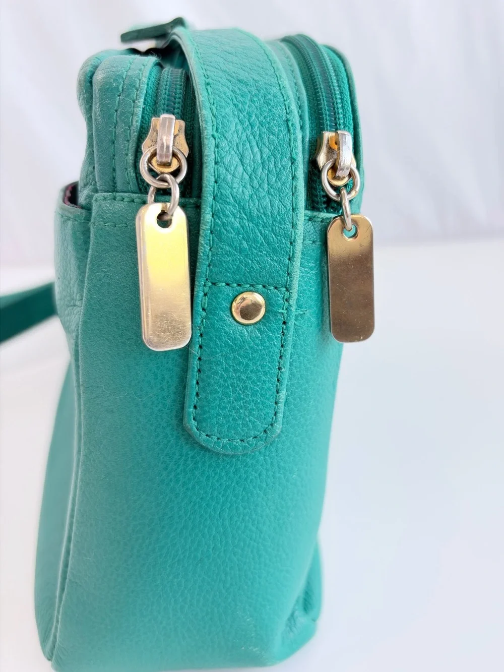 Liz Claiborne Teal Green Leather Crossbody Shoulder Bag Purse Vintage 1980/90s.